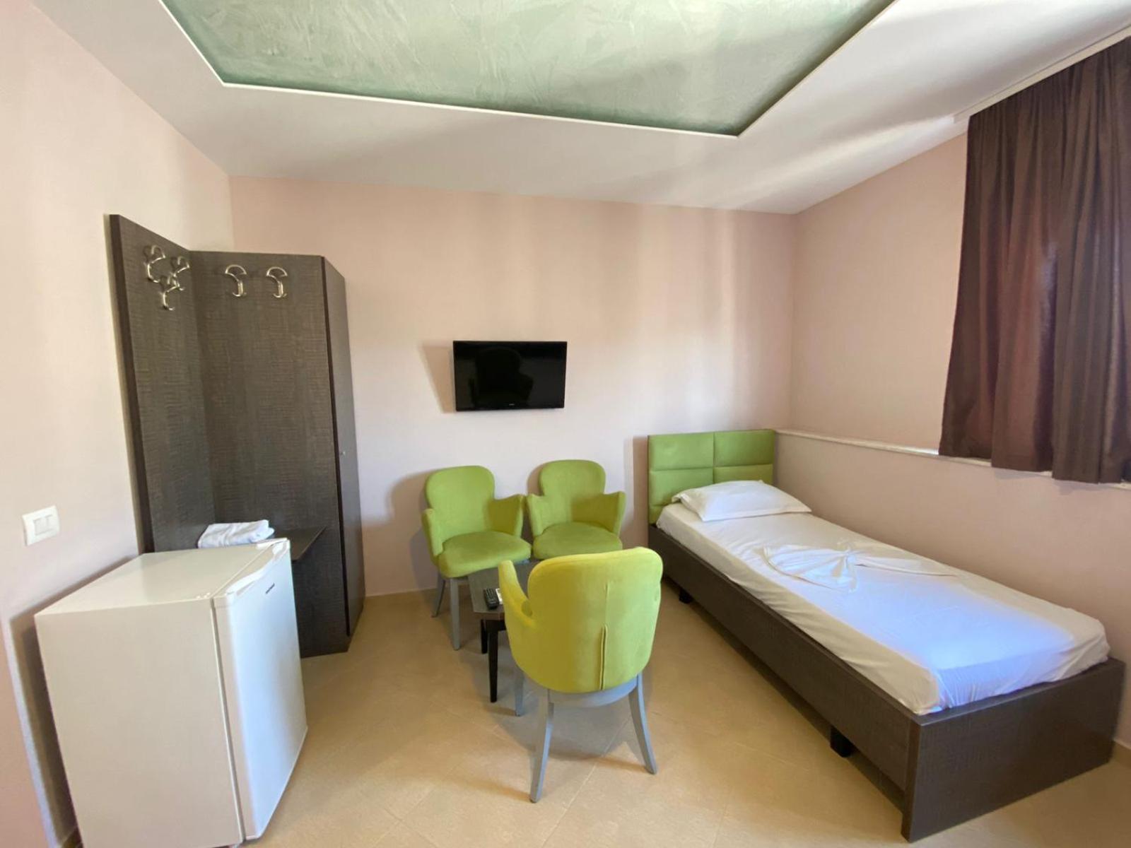 Hotel Fish Land Plazhi San Pietro Exterior foto